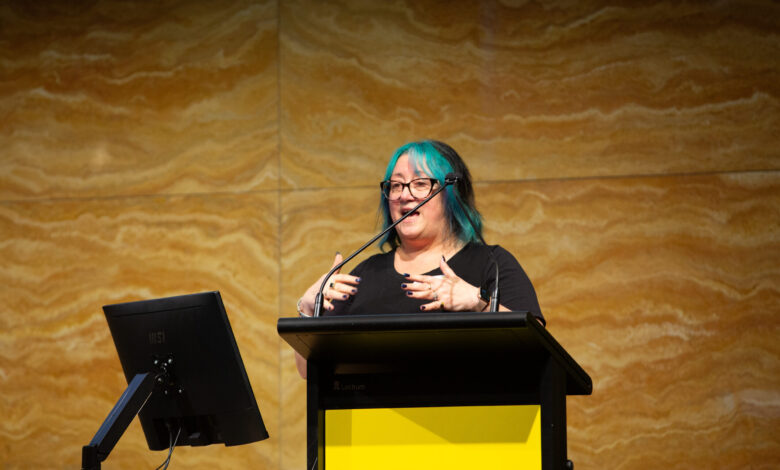 QILT director Lisa Bolton talks to academics about student satisfaction data. Picture: UNSW Sydney/Roxie Vuong